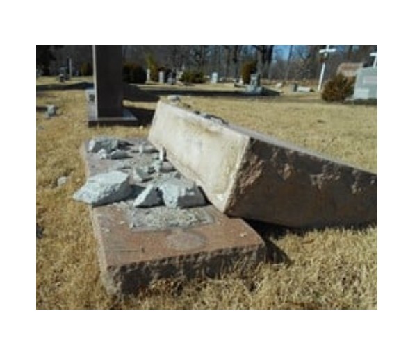 St Michael Ukrainian Cemetery Vanadlized 202202