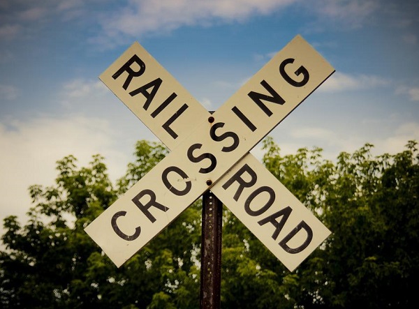 railroad-crossing-176975_960_720