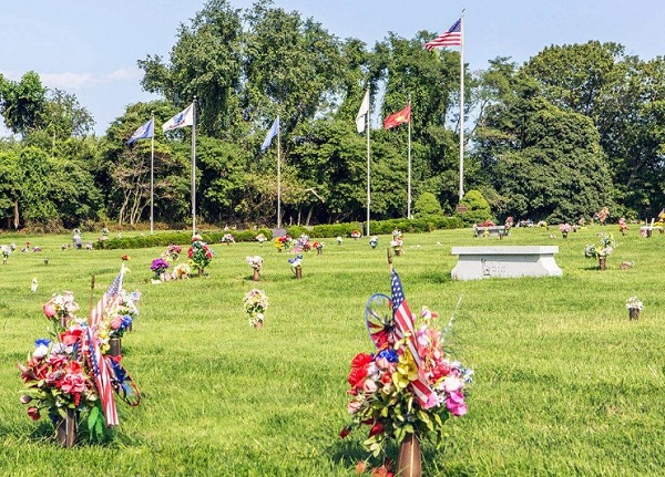 Holly Hills Memorial Gardens