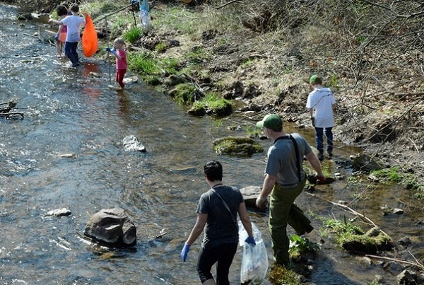 St Demetrios Parkville Stream Clean Up