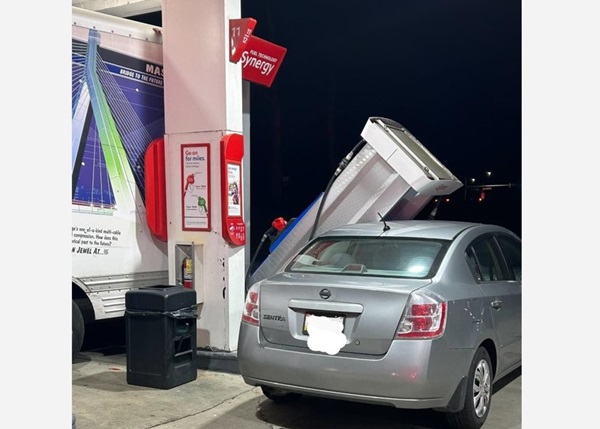 Gas Pump into Vehicle White Marsh 20240201