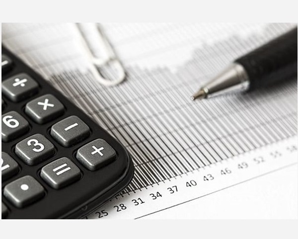 Economy-Finance-Calculator-Taxes-Pen